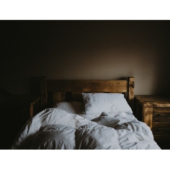 WHITE BED LINEN SET (2 pillowcases, bed sheet, duvet cover) WHITE BED LINEN SET (2 pillowcases, bed sheet, duvet cover)